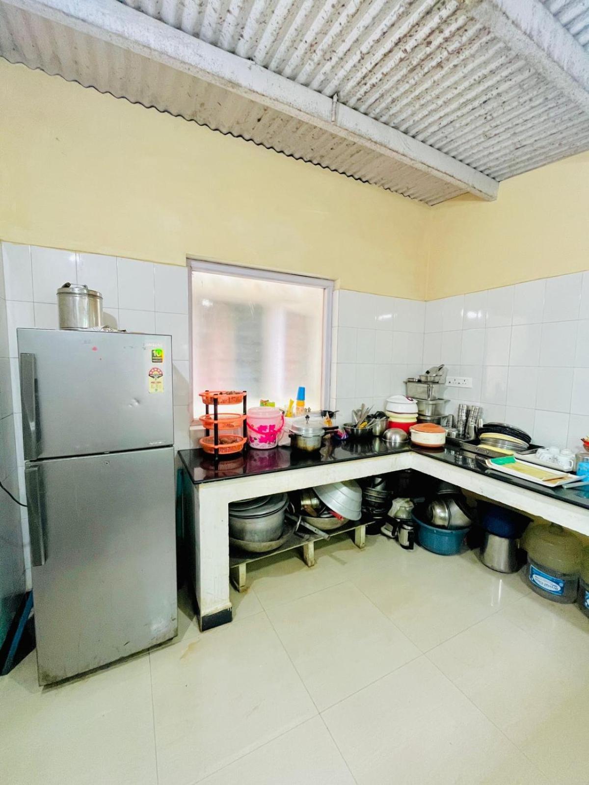 Nilgiris Inn Kotagiri Luaran gambar