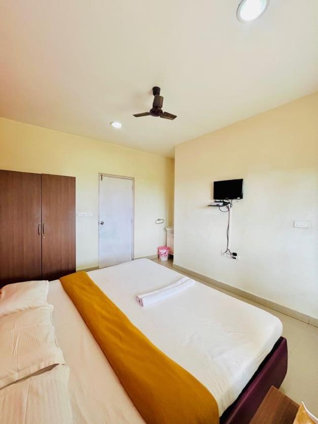 Nilgiris Inn Kotagiri Luaran gambar