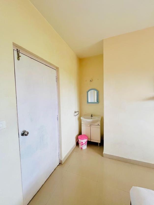 Nilgiris Inn Kotagiri Luaran gambar