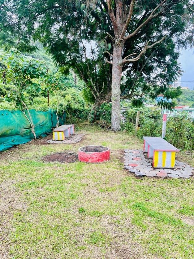 Nilgiris Inn Kotagiri Luaran gambar